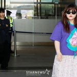 <b>악뮤</b> 출입국 사진 다 떨어져있는 거 개웃기네