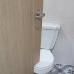 [댓글부탁해] 밥먹으러 왔는데 화장실 <b>문이</b> 이래도 되나.....