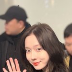<b>윈터</b> 일본 출국짤 떴는데 진짜 하얗고 이쁘다