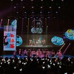 뉴진스 미국 새해맞이 특집쇼에서 <b>케이</b>팝 걸그룹 최초로 무대함