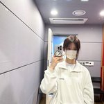 <b>설윤</b> 이사진 진짜 어려보인다