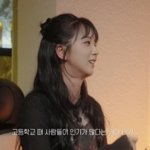 학창시절 인기 인증..“학교가면 <b>책상</b>에 편지랑 빵 음료수가 있었다”