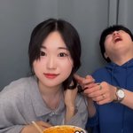 김밍 이때 왤케 이쁘게 느껴<b>지지</b>