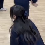 몰랐는데 내 <b>뒷모습</b> 이쁨