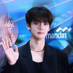 <b>골디</b> 제베원 김규빈 얼굴 미쳤다