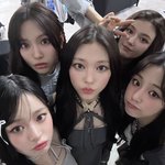 뉴진스 <b>공트</b> 골든디스크 단체사진