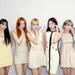 르세라핌 <b>공트</b> 골든디스크 단체사진