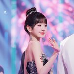 가까이 <b>오지</b> 마 나 '꽃' 알레르기 있어
