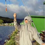 팬들 위해서 근 일주일간 바다에 둥둥 떠있는 아이돌이 있다?