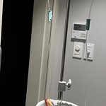 [이것좀봐줘] 수액맞고 있었는데 병원 문 닫음 ㅈㄴ당황