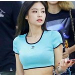 제니가 이 옷 <b>유행</b>시키지 않았음??