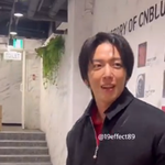 데뷔 14주년 기념 카페에 <b>방문</b>한 씨엔블루