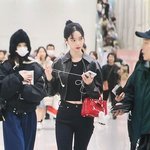 오늘 공항 카리나 착장보면 거의