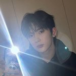 얘 진짜 잘생겻는데 안떠서 안타까움