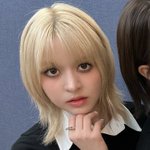<b>릴리</b> 무대하고 머리 헝클어진거 귀여움