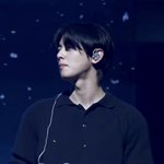 <b>차은우</b> 어깨뭐야