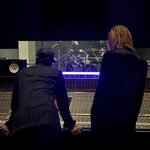 와 <b>지디</b> 콜라보 하나<b>봄</b>