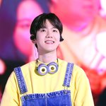 백현 <b>과자파티</b> 고화질