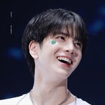 와 나 <b>그새</b>를 못 참고 또 웃고 있네