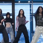 와대충보고  카리나 <b>왼쪽</b> 윈터인줄알았는데