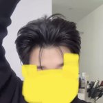 남자애가 학교에 <b>이런</b> <b>머리</b> 하고 오면