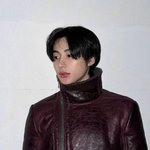 아 앤톤 <b>흑발</b>보고 최애 위기임 지금