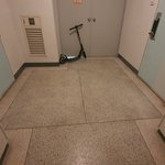 <b>현관</b>앞 물건 적치