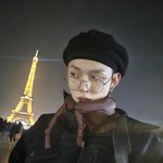 연준 <b>에펠</b>탑 셀카 떴다