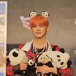 드디어 자컨에서 푸바오 만나고 성덕된 아이돌