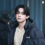 Love wins <b>all</b>  뷔 오늘 뜬 사진 봄?