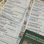 내방에 왜 <b>타로</b>카드가 있냐고