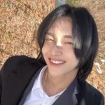 <b>눈웃음</b> 어케짓냐