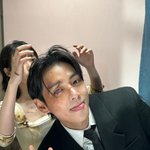 아이유 뷔 <b>웨딩네</b>켓 미쳤네