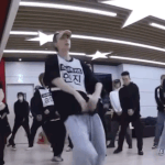 스키즈 <b>현진</b> 춤 느낌있게 추지않냐