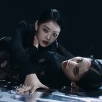아이들 <b>뮤비</b>에 나온 장원영&amp;카리나 ㄷㄷ
