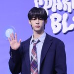 투어스 보자마자 <b>도훈</b>이 제일 눈에 먼저 들어왔는데