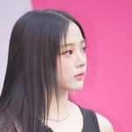 민지 <b>데뷔</b>초때 얼굴<b>폼</b> 그대로네