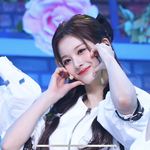<b>설윤</b> 확실한 웜톤이구나