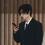 <b>프라다</b> 앰버서더 ㅈㄴ 잘어울림