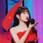 <b>여신상</b>이 왜 자꾸 돌아다니지...?