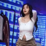 강혜원 최근에 춤추는거 보니 표정 많이 늘었다