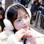 오늘자 아이브 안유진 <b>출국</b> 기사 사진