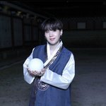 방탄 슈가 200929 <b>추석</b> 한복 사진