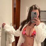 가슴 크기 이 정도 어떨 것 같아?