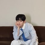 <b>황민현</b>은 아직도잘생겼네
