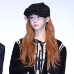 윈터 오늘 <b>모자</b> 썼네