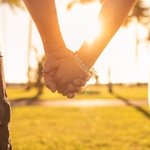 "키스, 포옹, 성관계?"...연인간 스킨십 중 가장 <b>친밀</b>한 것은?