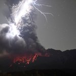 日규슈 사쿠라지마 분화…화산 연기 5㎞ 치솟아