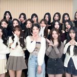 걸그룹 트리플<b>에스</b> 20명 단체 사진