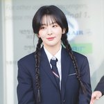 슬기 <b>톰브라운</b> 진짜 찰떡이네